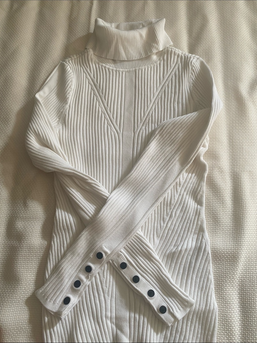 White ribbed fitted turtleneck sweater from White House Black Market size medium